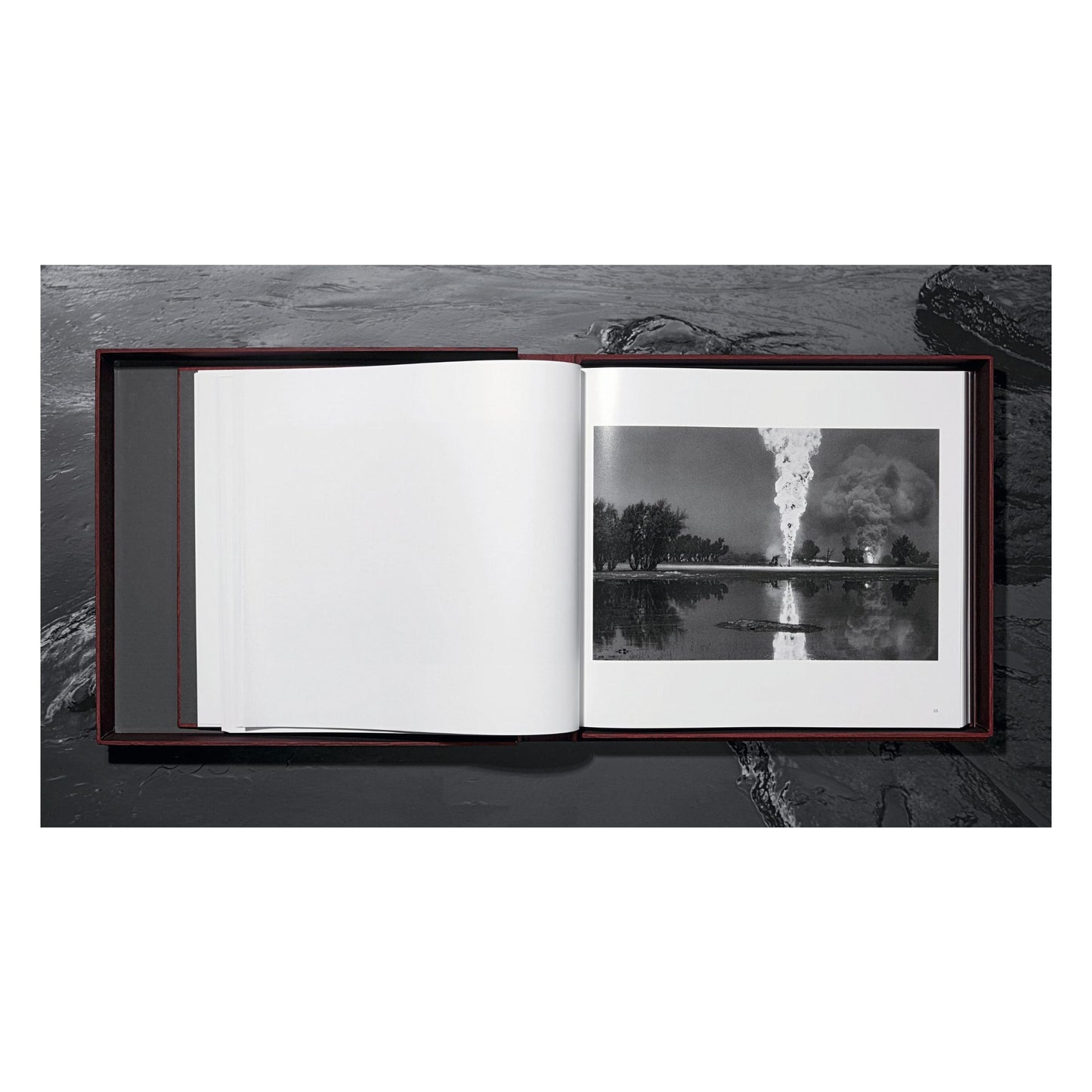 Sebastião Salgado. Kuwait. A Desert on Fire (English) (SA)