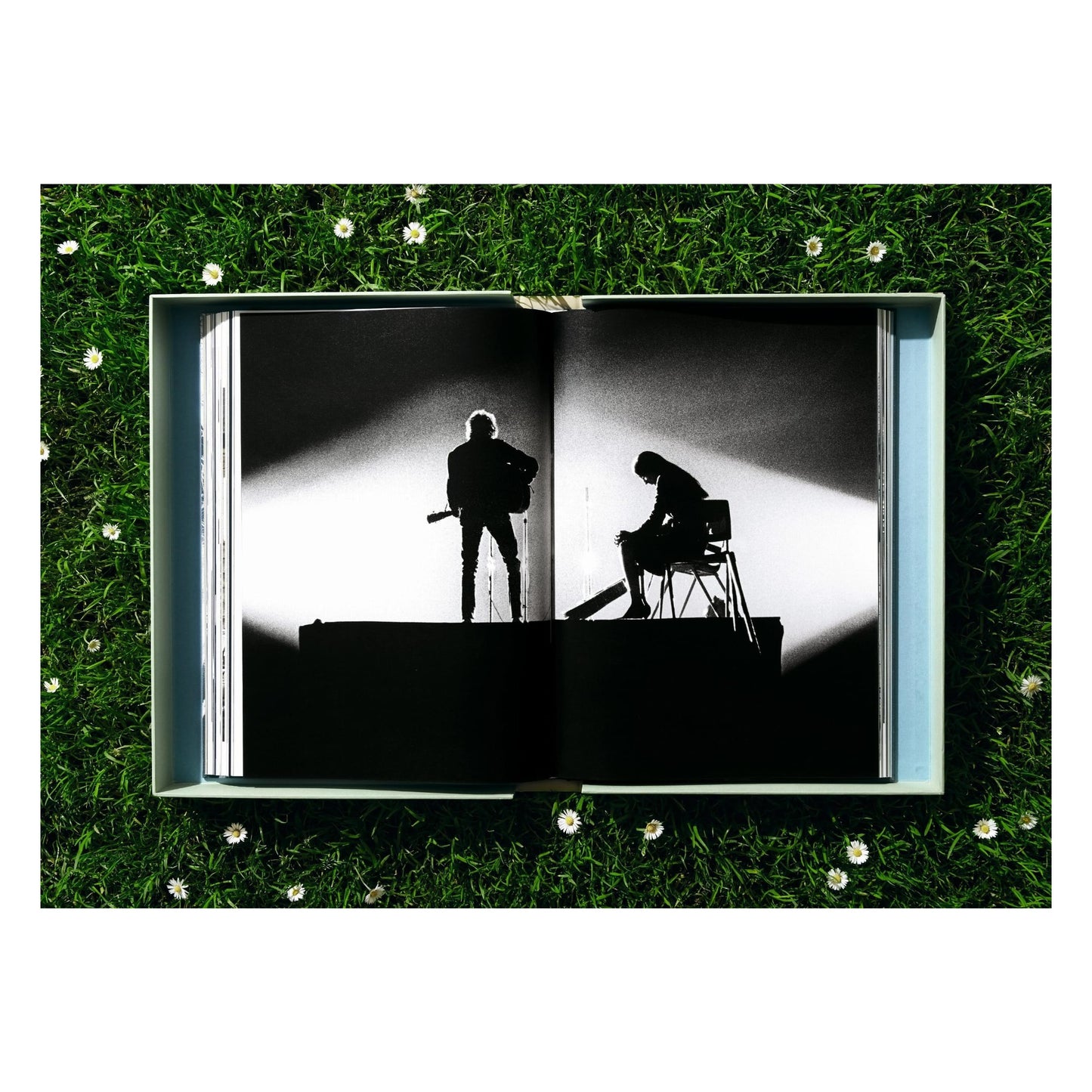 Daniel Kramer. Bob Dylan: A Year and a Day (German, French, English) (AP)