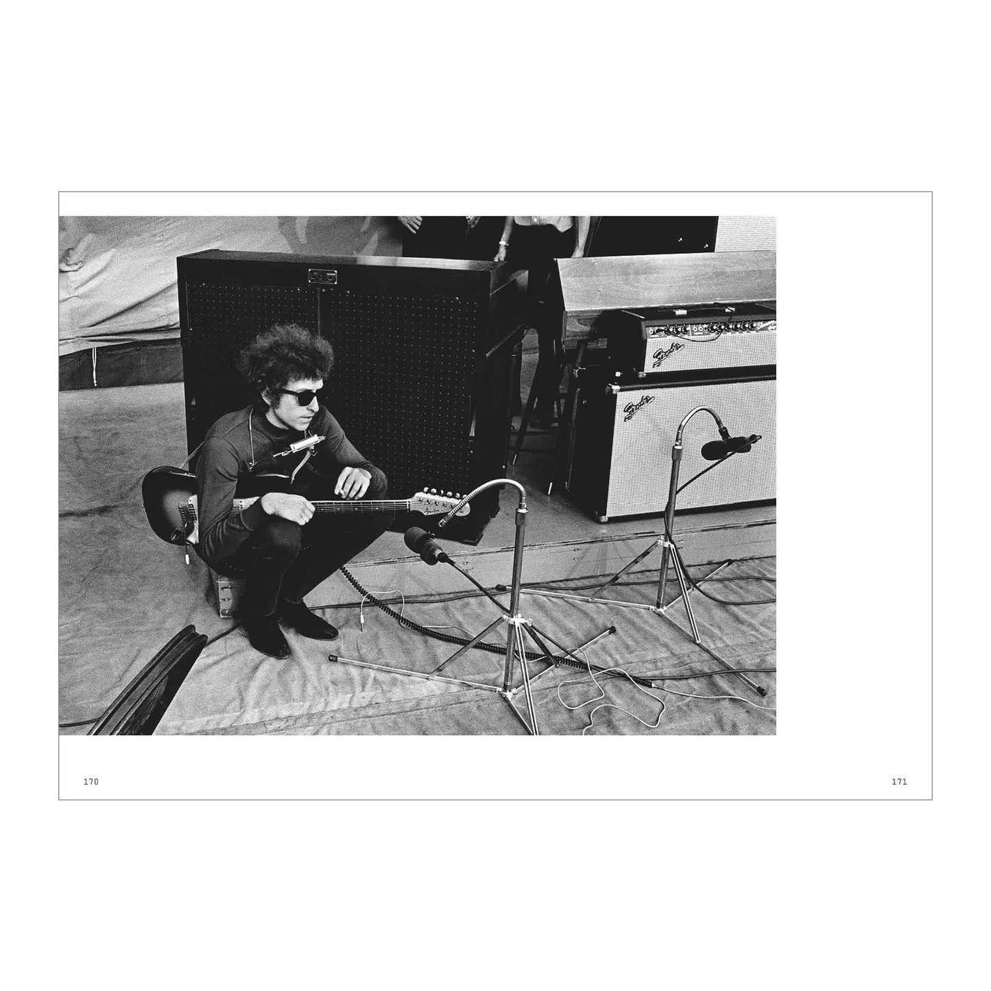 Daniel Kramer. Bob Dylan. A Year and a Day (English)