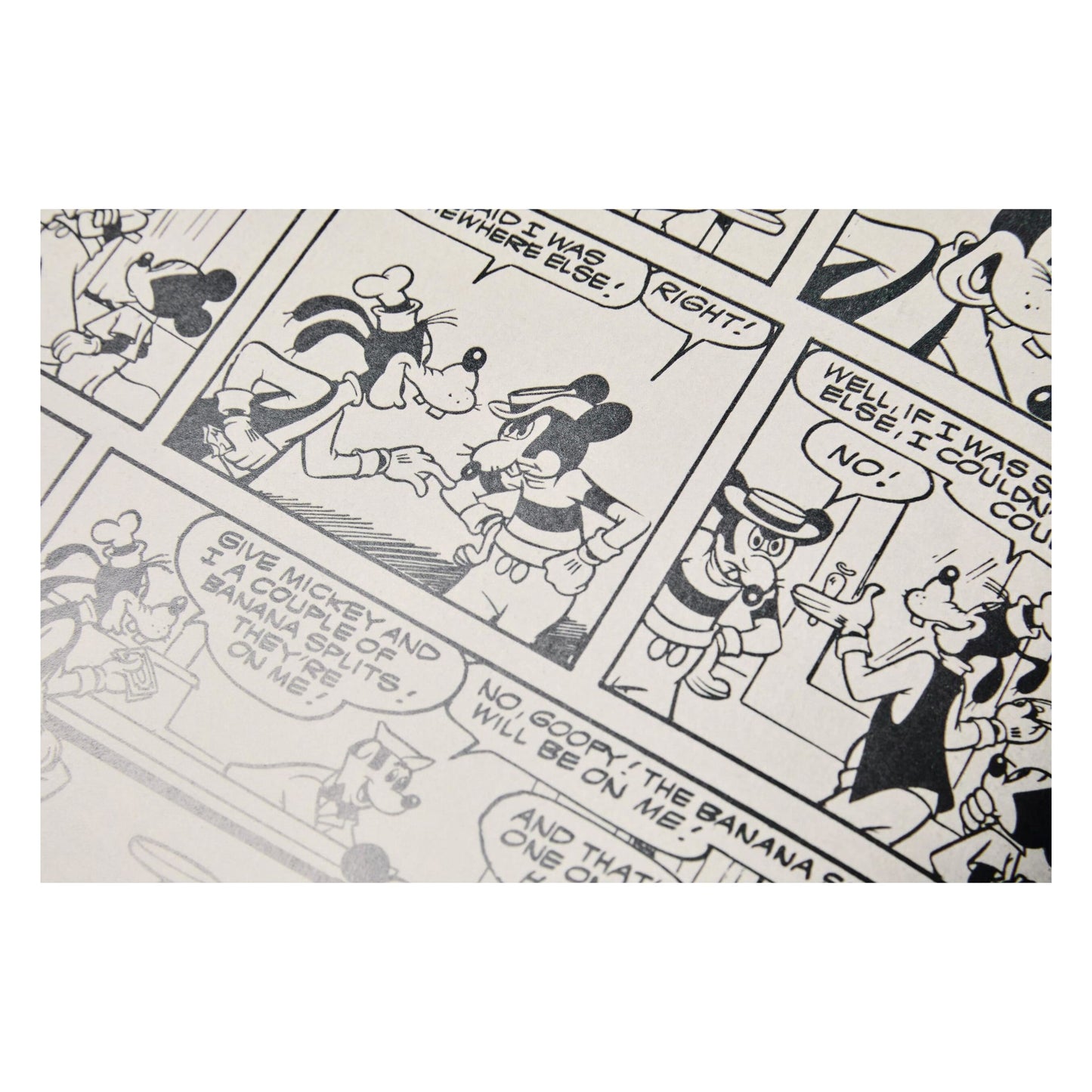 Walt Disney's Mickey Mouse. Toute l'histoire (French)