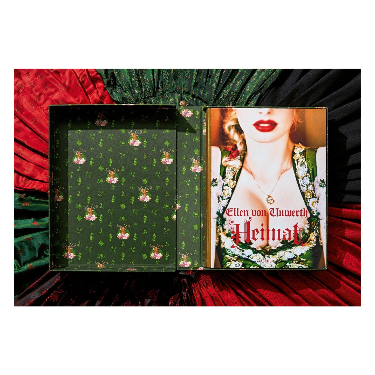 Ellen von Unwerth. Heimat, Art Edition No. 101–200 ‘The Cooks’ (German, French, English) (AP)