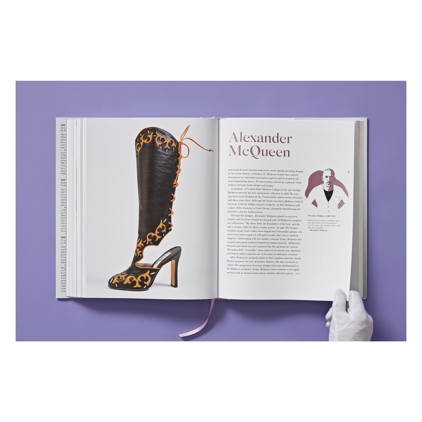 Shoes A–Z. The Collection of The Museum at FIT (German, French, English)