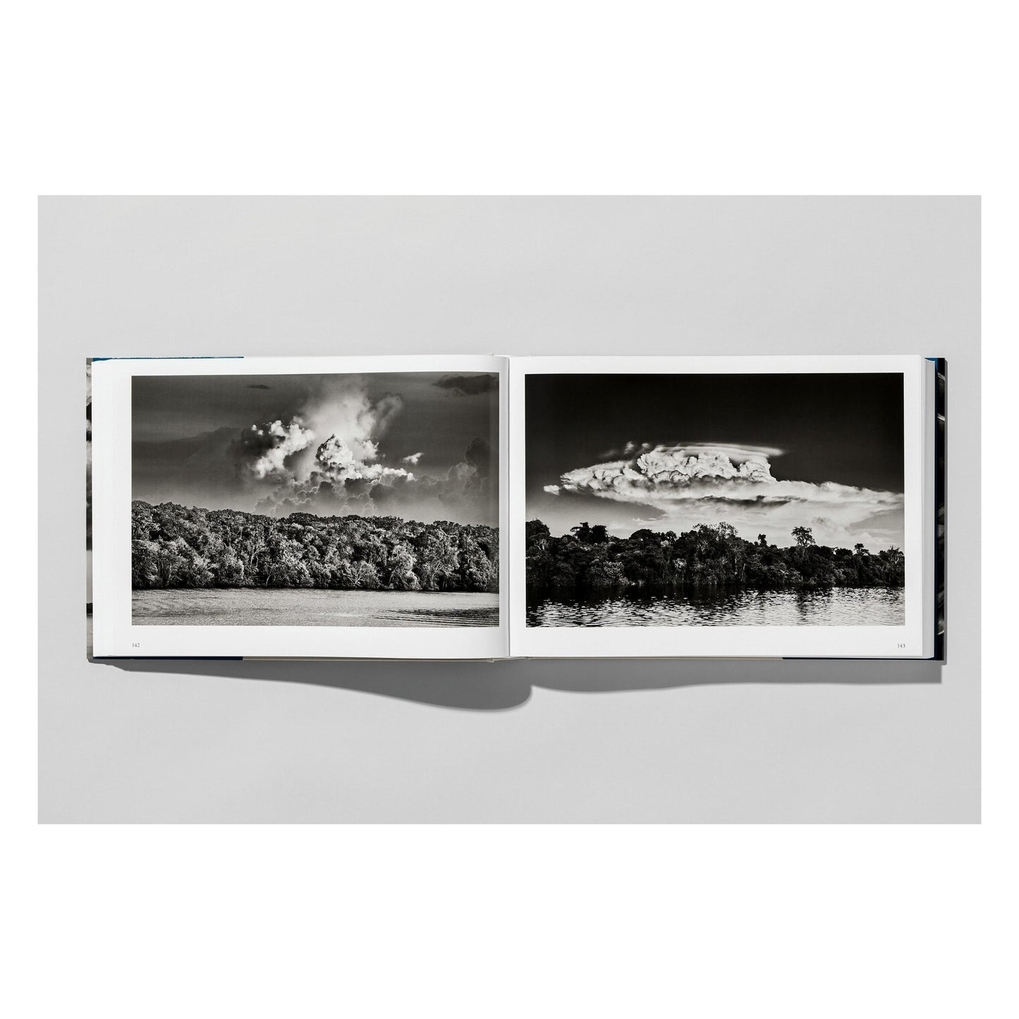 Sebastião Salgado. Amazônia (French)