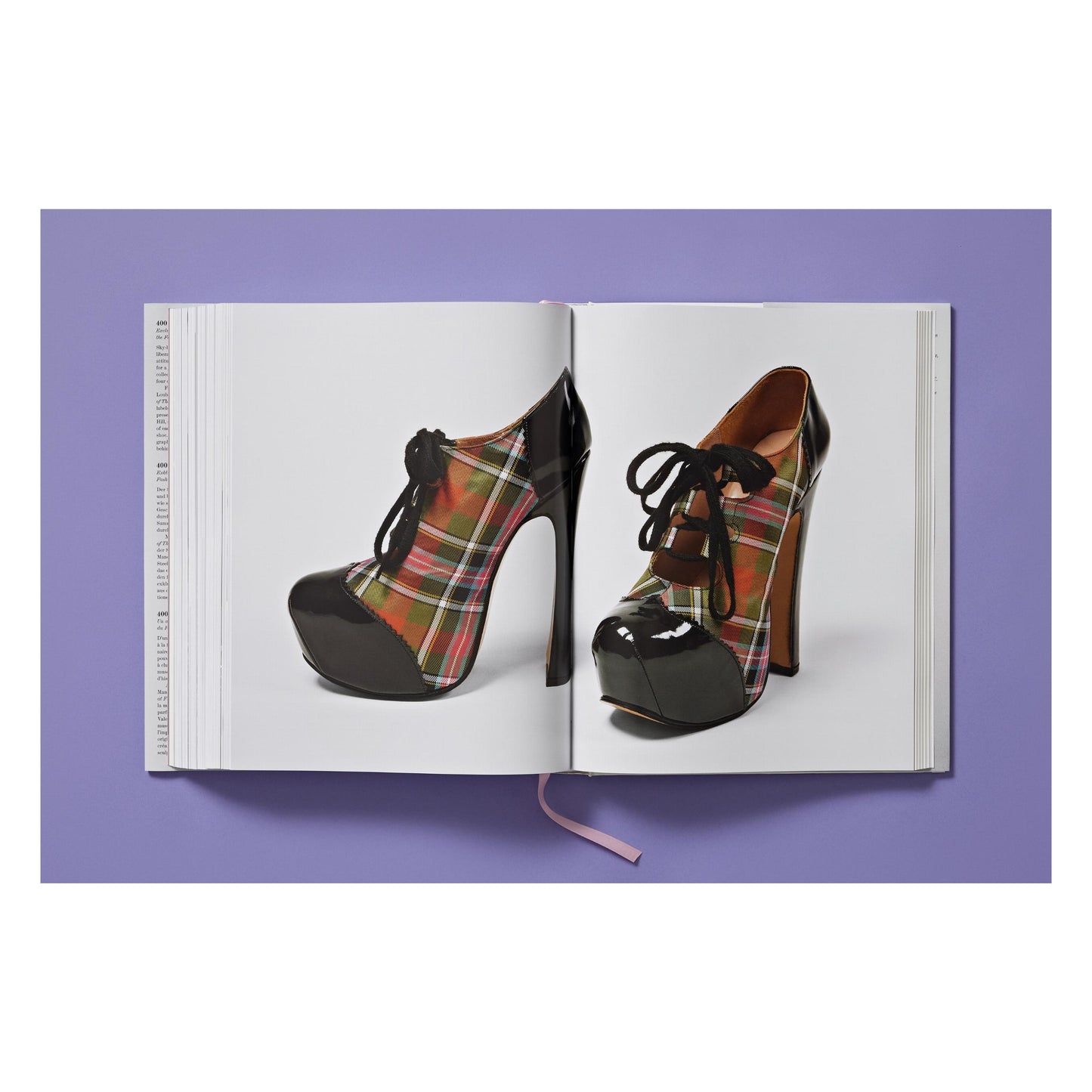 Shoes A–Z. The Collection of The Museum at FIT (German, French, English)