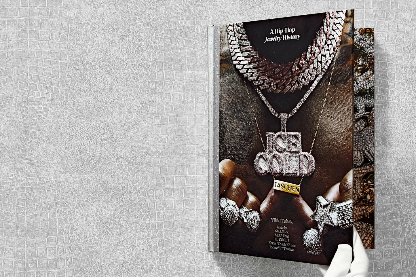 Ice Cold. A Hip-Hop Jewelry History (German, French, English)