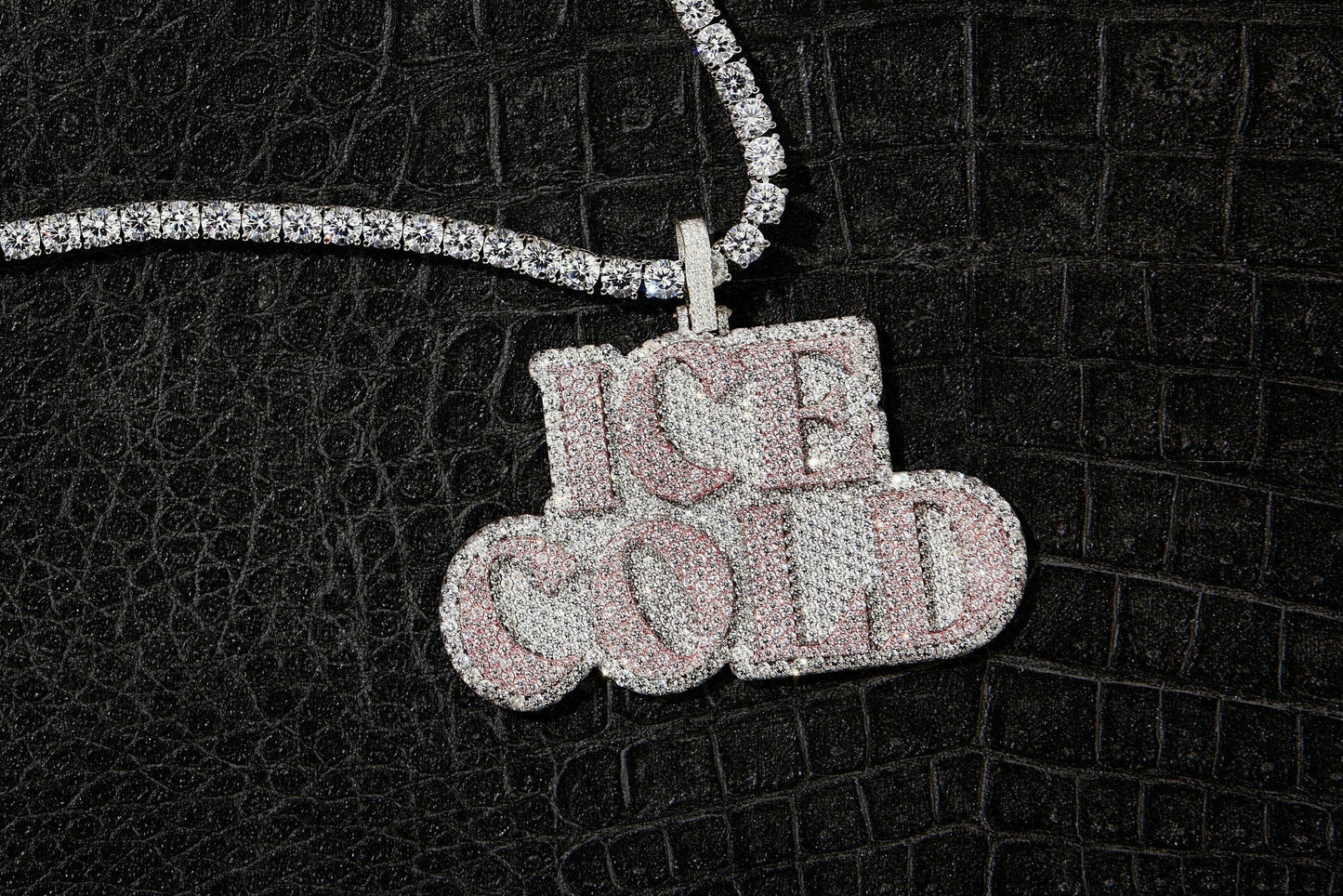 Ice Cold. Jewelry Edition (No. 1–25) (English) (AP)